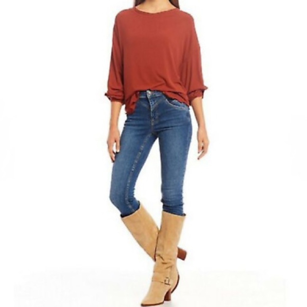 Free people shimmy shake Drapey twist-back top